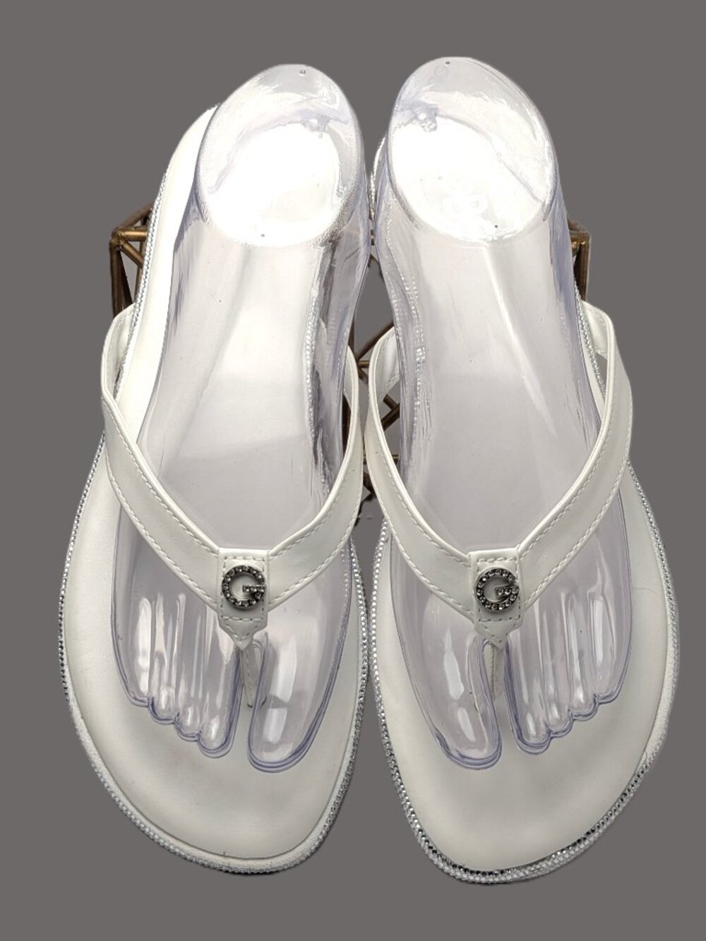 GBG Los Angeles White Rhinestone Thong Sandals Size 10 Guess NWOT